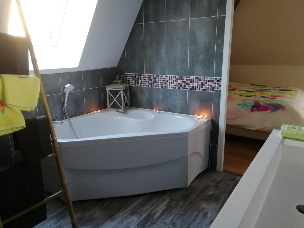 L'Amalgam' Bed & Breakfast Ainay-le-Vieil Екстериор снимка